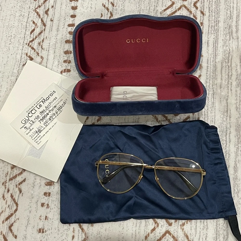 Gucci Gold Aviator Glasses with Blue Case - Picture 1 of 4
